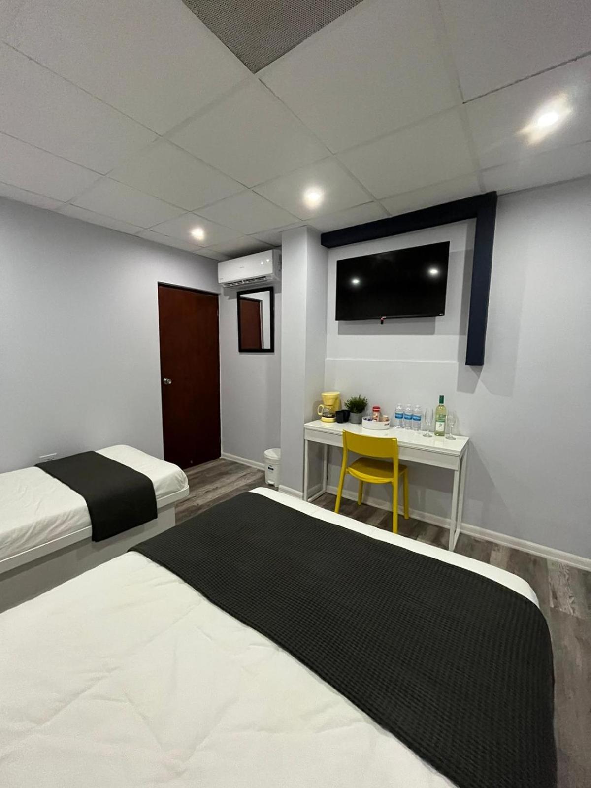 Hotel Libertad Lares Екстер'єр фото